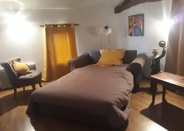Maison De Campagne Avec Cheminee Et Exterieur