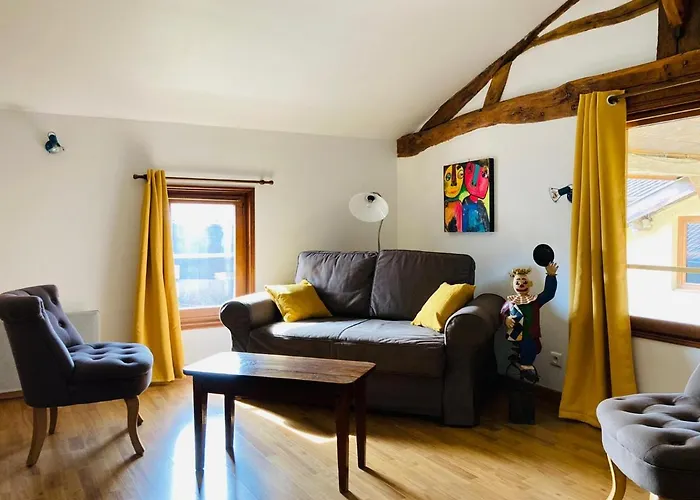 Maison De Campagne Avec Cheminee Et Exterieur