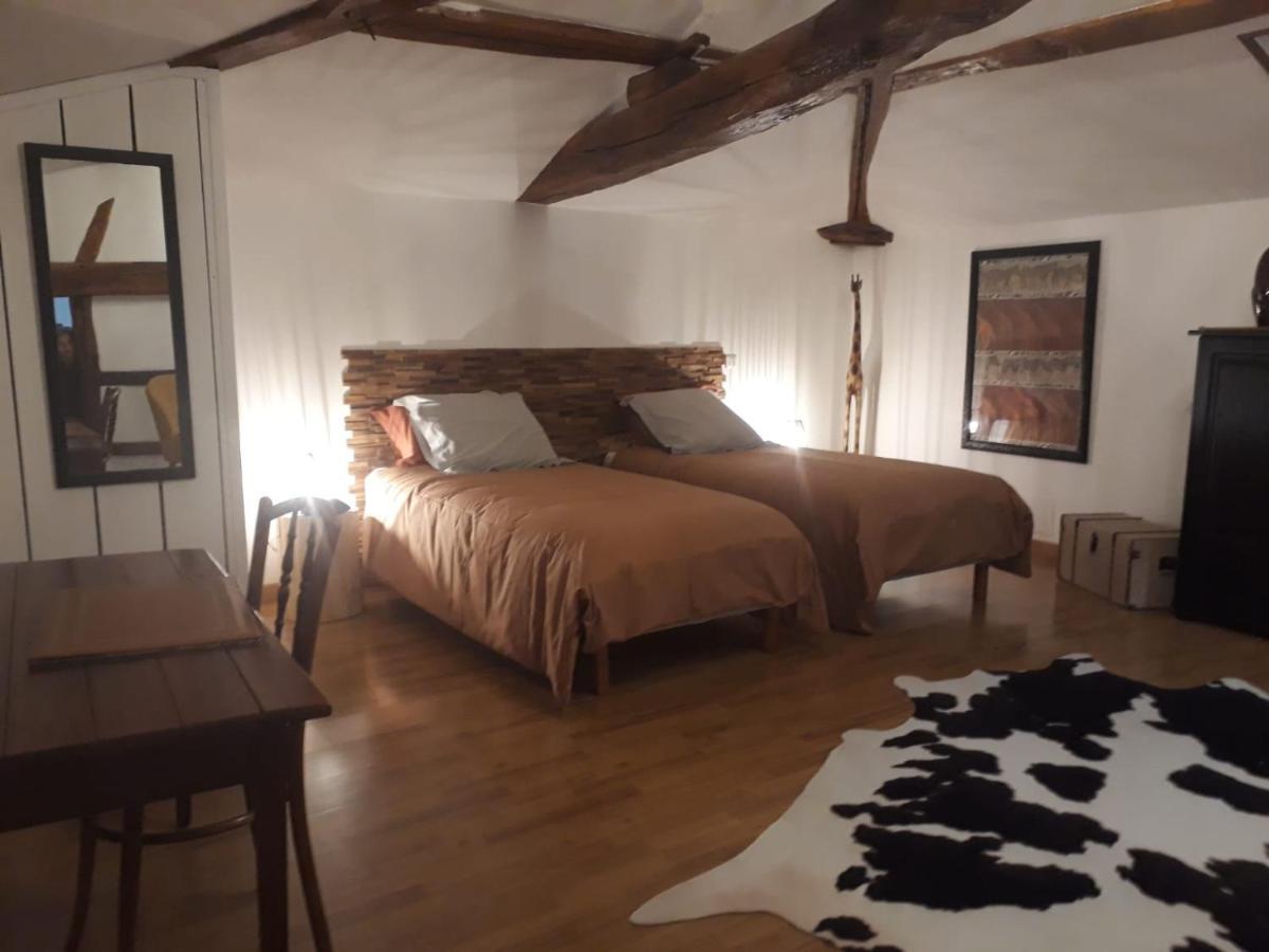 Holiday home Avec Cheminee Et Exterieur La Neuville-aux-Bois